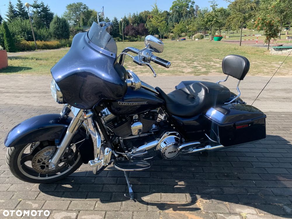 Harley-Davidson Touring Street Glide - 11