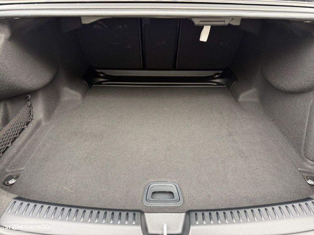 Mercedes-Benz E 220 d - 11