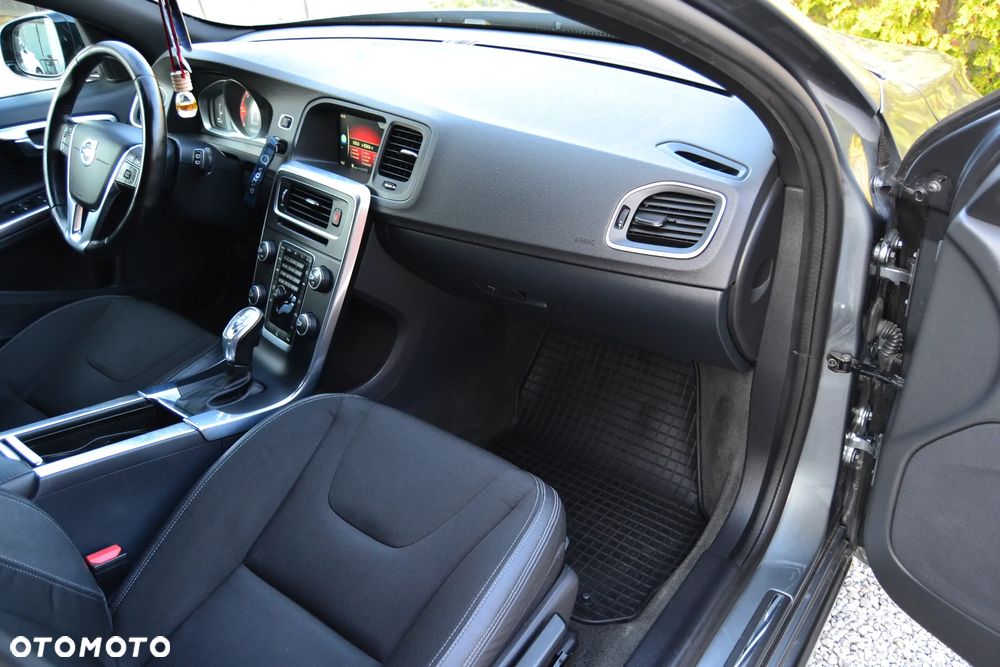 Volvo V60 Cross Country D4 Drive-E Momentum - 28