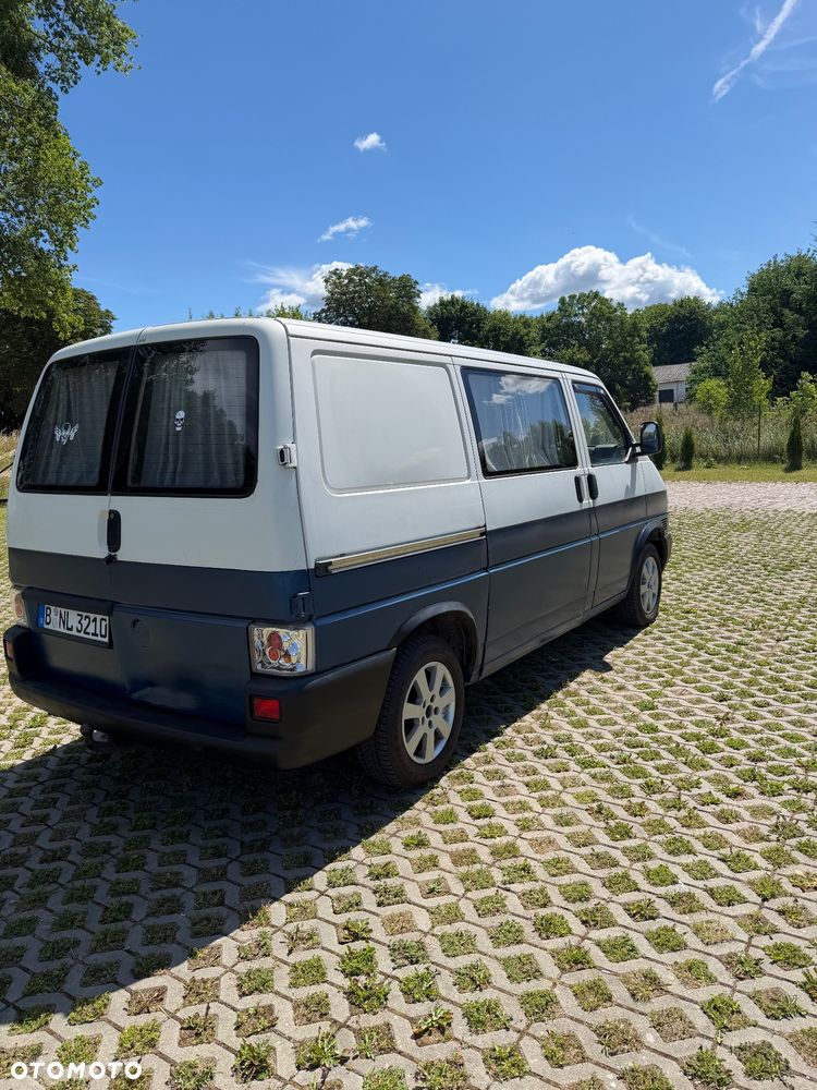 Volkswagen Transporter - 4