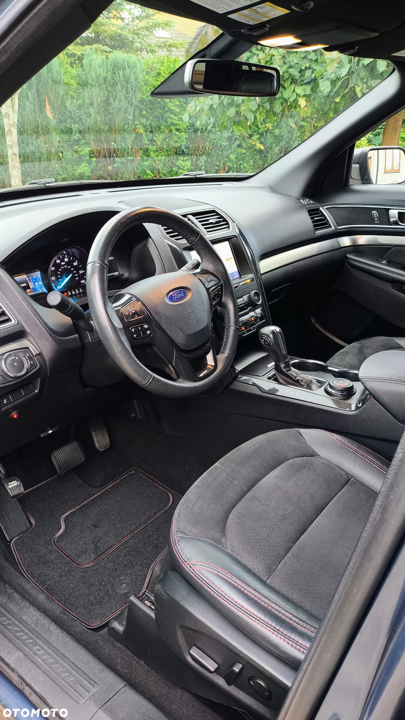 Ford Explorer - 11
