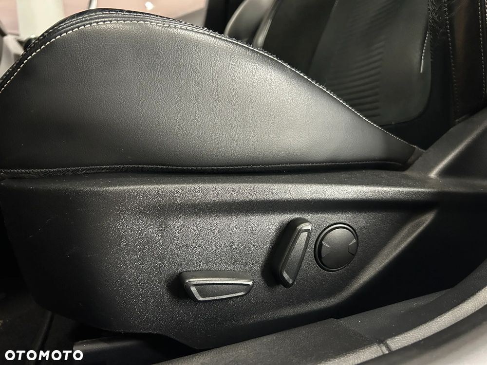 Ford Focus 2.3 EcoBoost ST Edition - 24