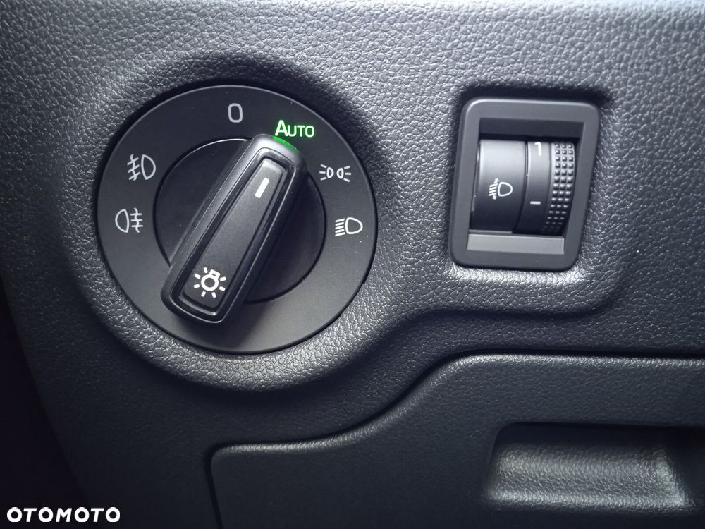 Skoda Fabia 1.0 TSI Selection DSG - 21