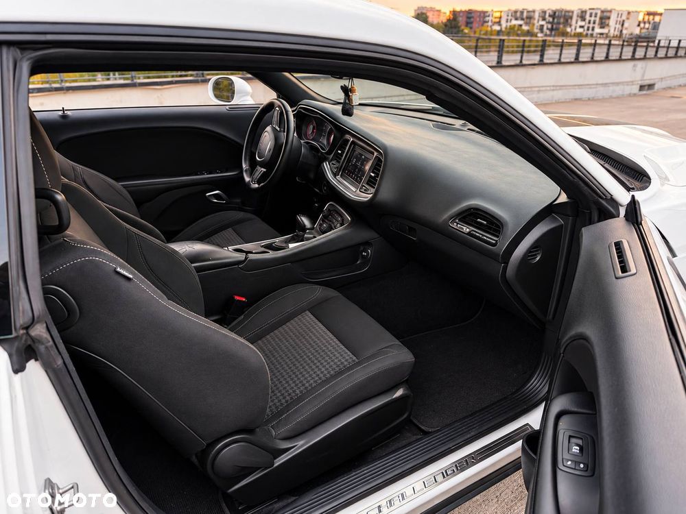 Dodge Challenger 5.7 R/T - 9