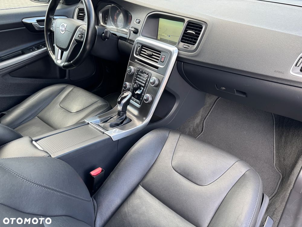 Volvo S60 D4 Geartronic Summum - 16