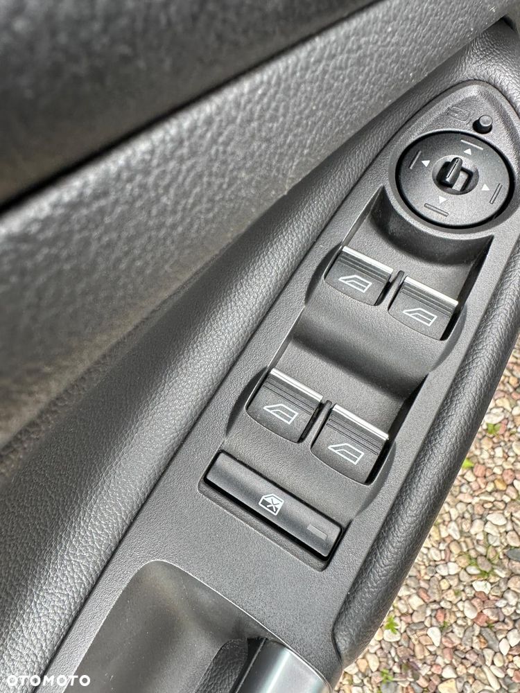 Ford Kuga - 11