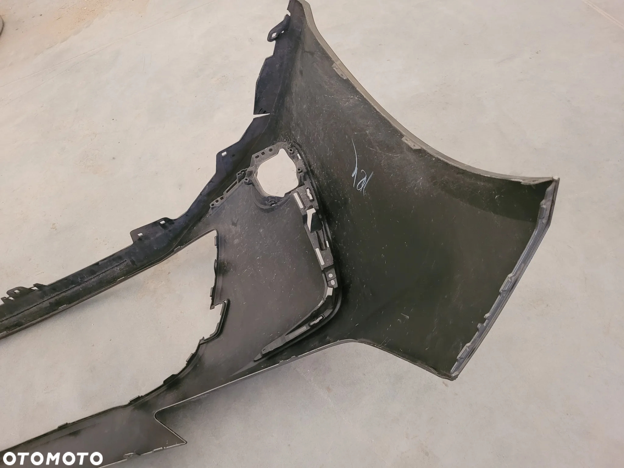 ZDERZAK PRZÓD PRZEDNI TOYOTA COROLLA E21 SEDAN 18r- - 10