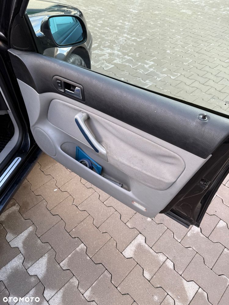 Volkswagen Golf 1.6 Highline - 29