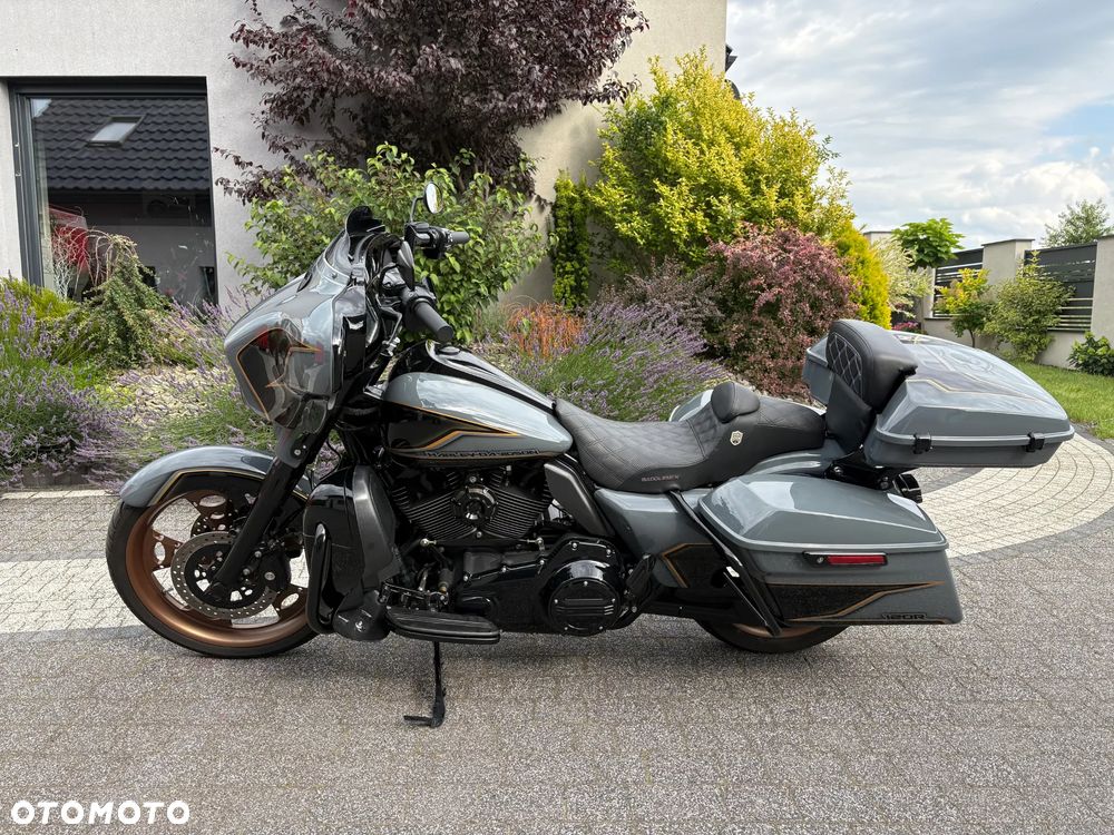 Harley-Davidson Touring Street Glide - 17