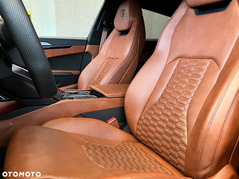 Lamborghini Urus - 10
