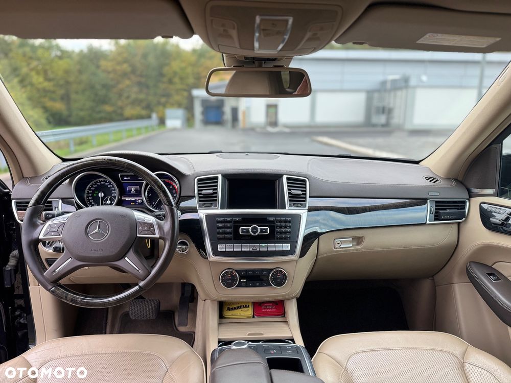 Mercedes-Benz ML - 11