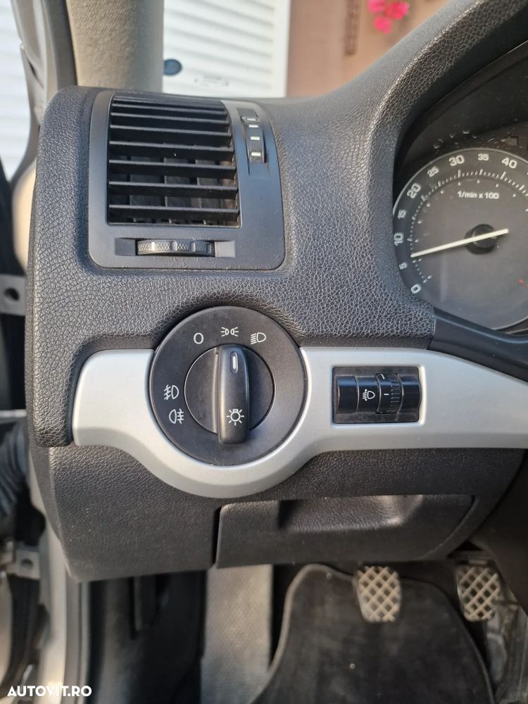 Skoda Octavia 1.6 Team Edition - 31