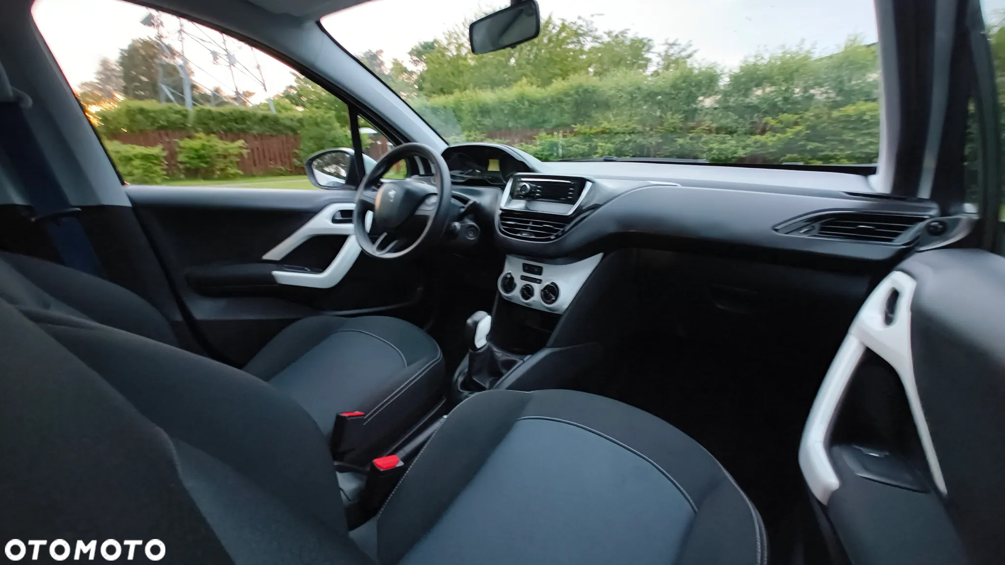 Peugeot 208 1.2 PureTech Access - 31
