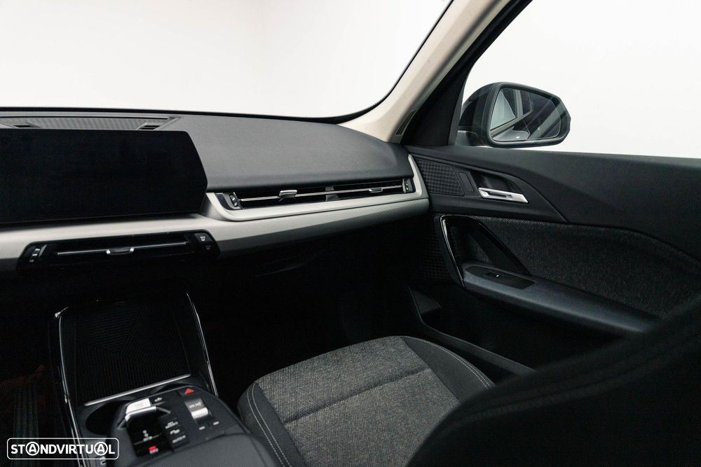 BMW iX1 xDrive30 - 16