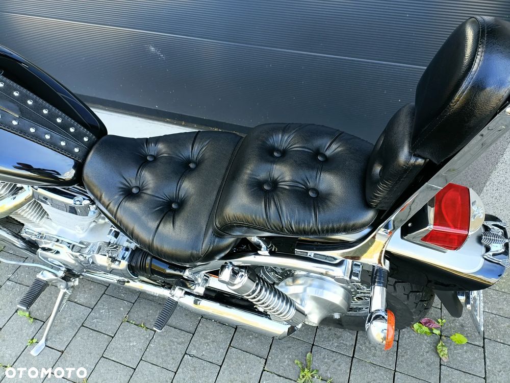 Suzuki Intruder - 15