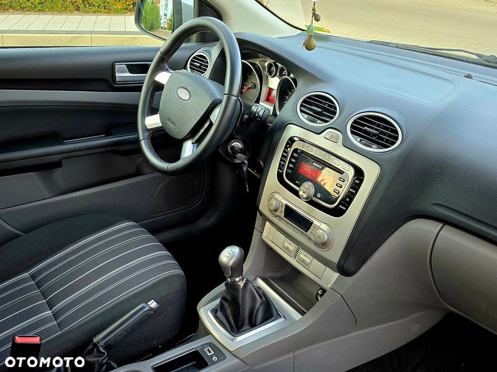 Ford Focus 1.6 16V Titanium - 22