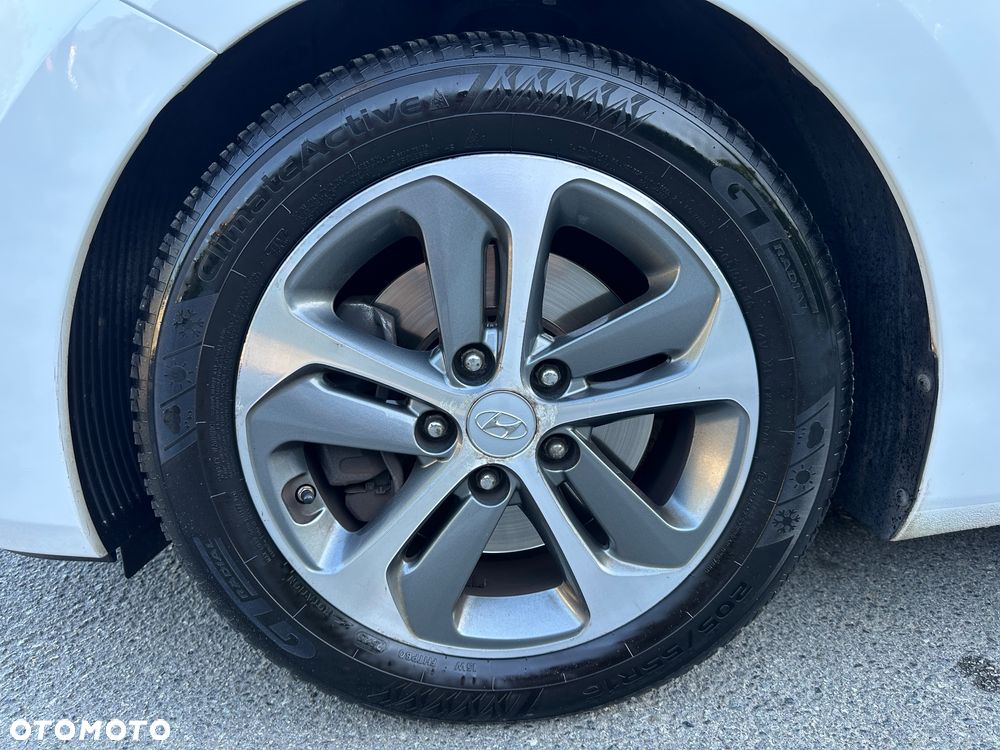 Hyundai i30 blue Kombi 1.6 GDi Passion - 17