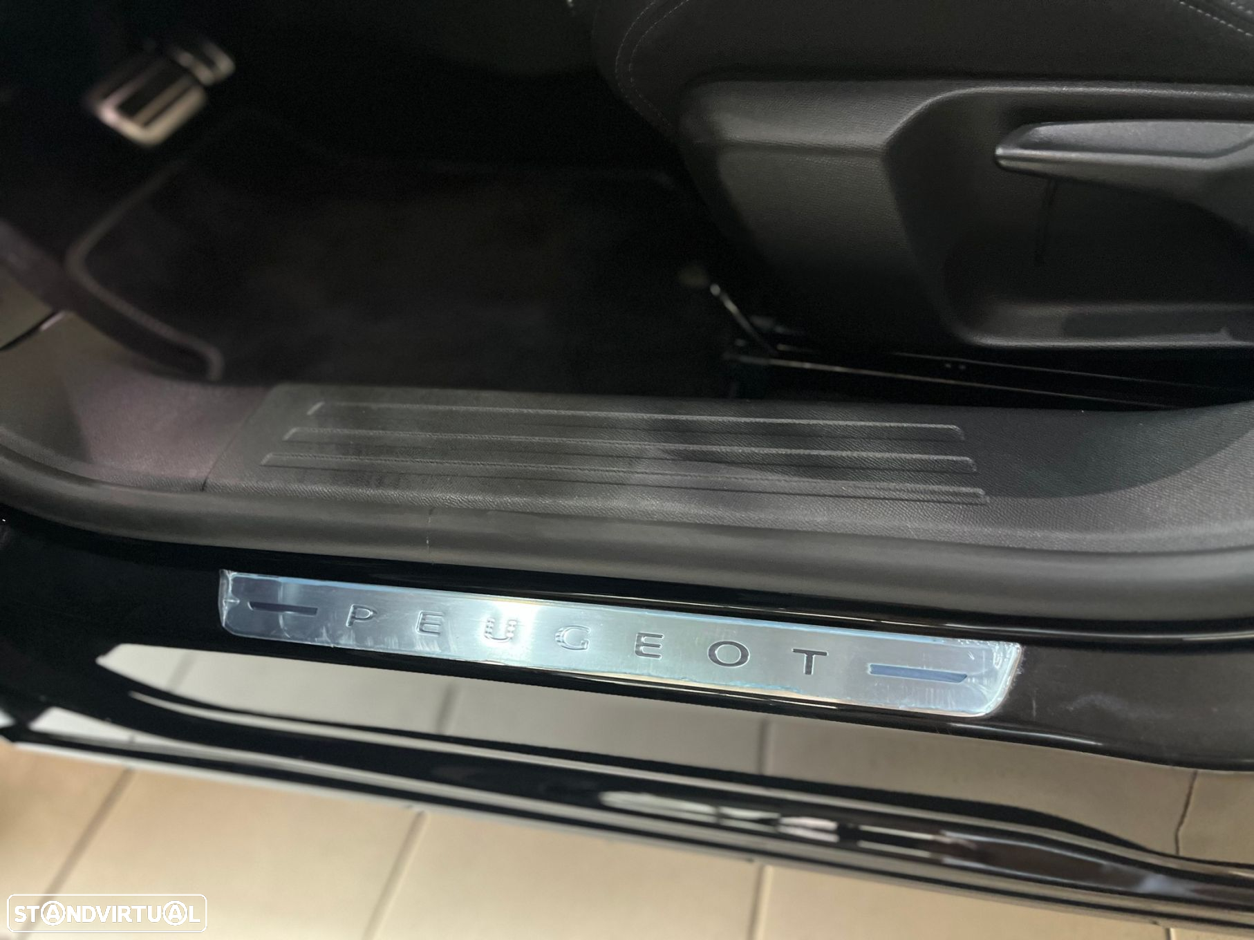 Peugeot 2008 1.5 BlueHDi GT EAT8 - 10