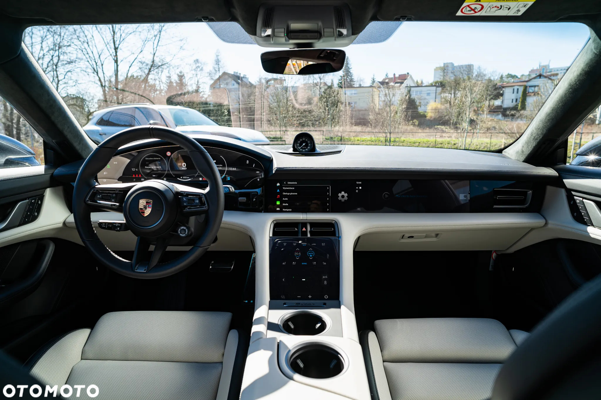 Porsche Taycan - 14