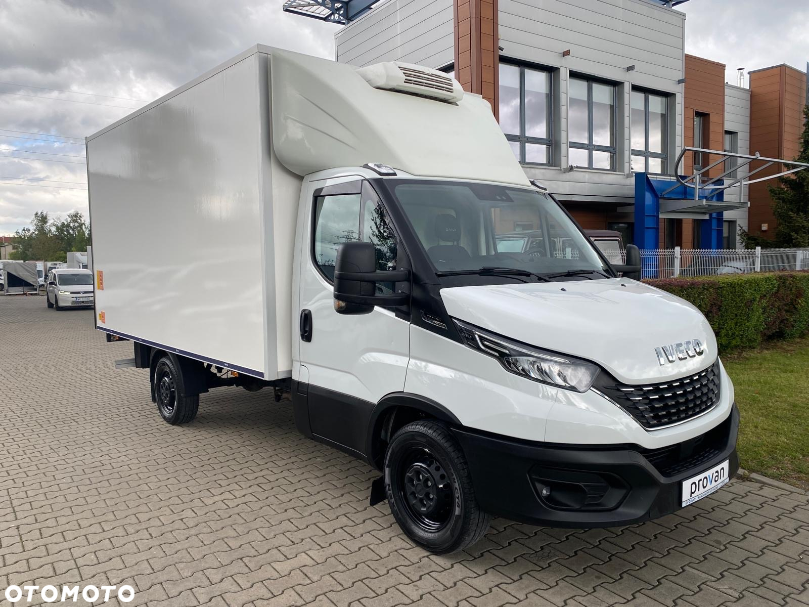 Iveco DAILY 35-160 HI-MATIC KONTENER 8EP CHŁODNIA THERMO KING WINDA ZEPRO - 3
