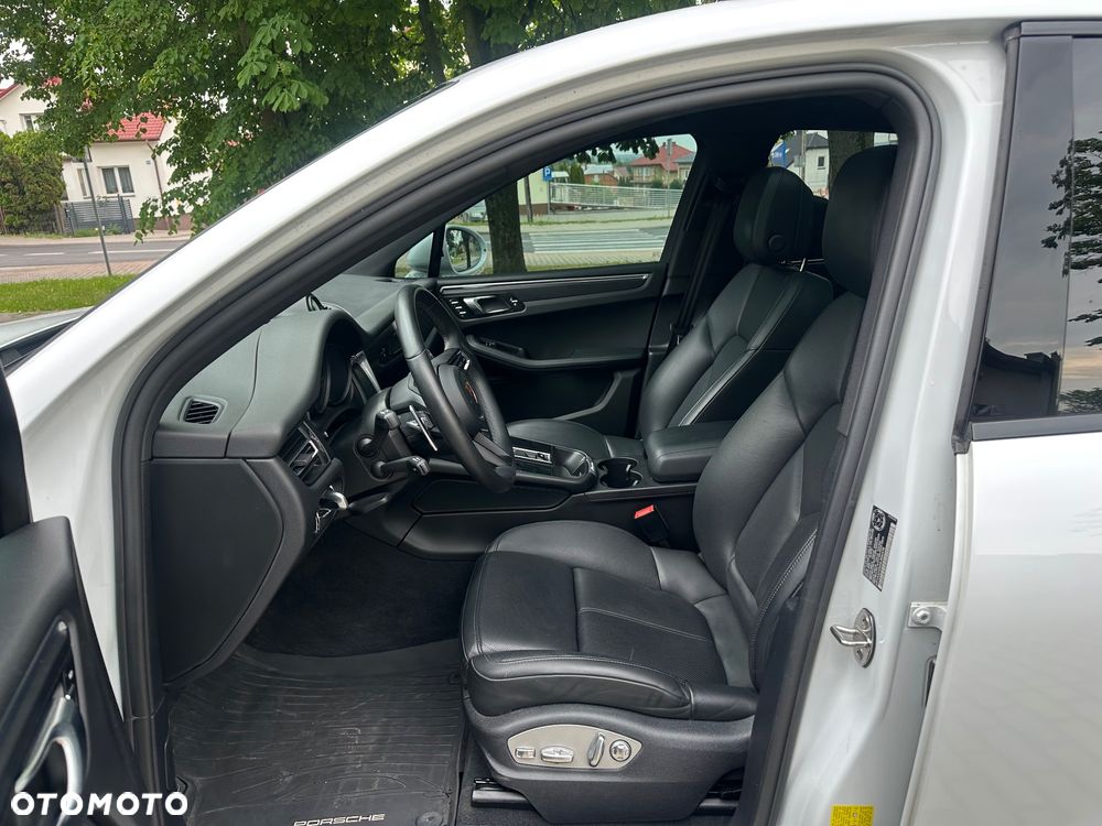 Porsche Macan Standard - 23