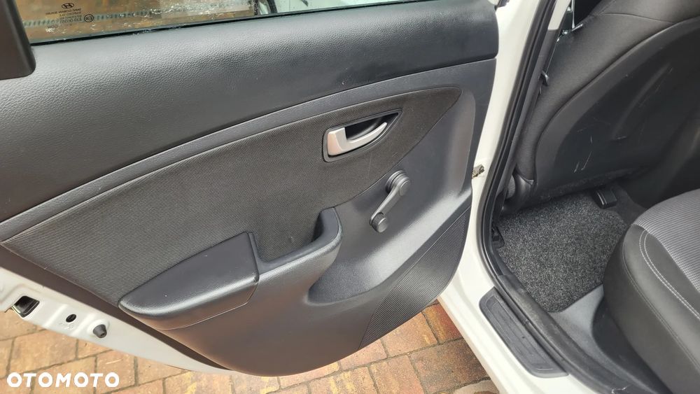 Hyundai i30 i30cw 1.6 CRDi Intro Edition - 29