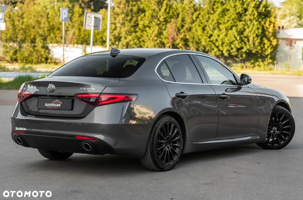 Alfa Romeo Giulia 2.2 Diesel AT8 Advanced Efficiency - 4