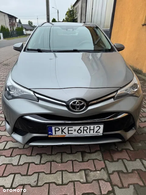 Toyota Avensis 1.6 D-4D Active - 4