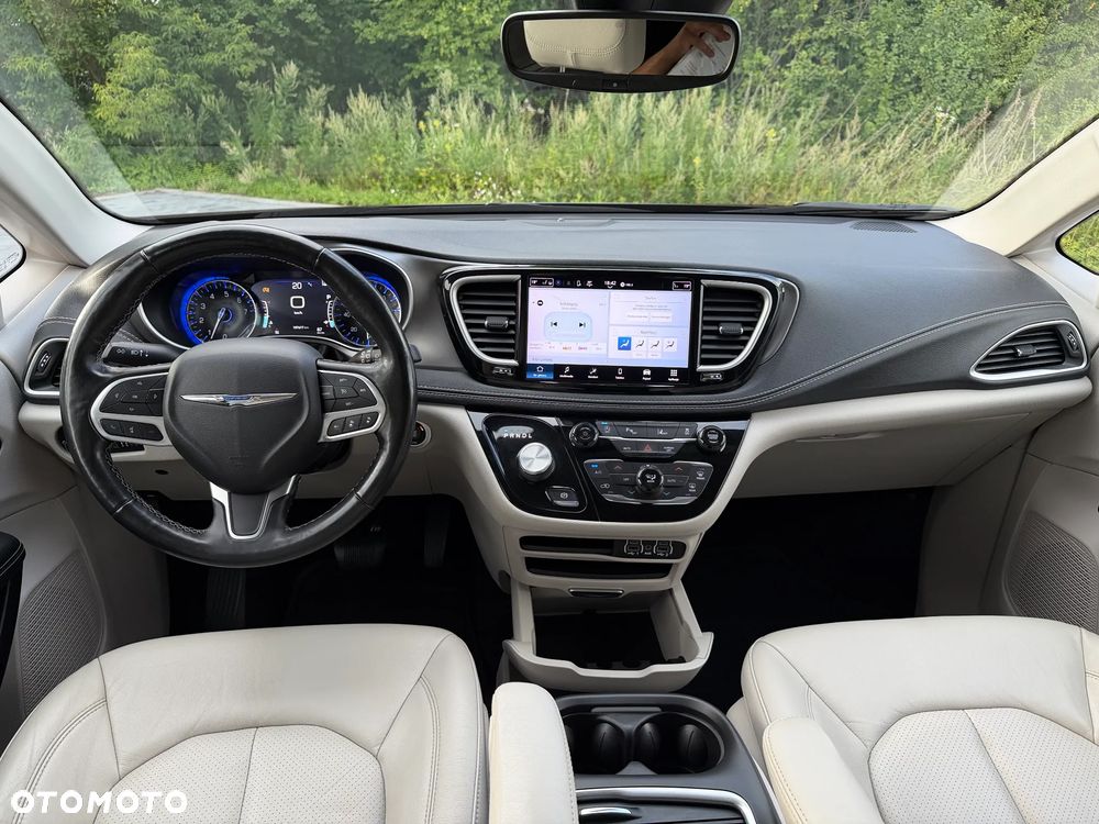 Chrysler Pacifica - 24