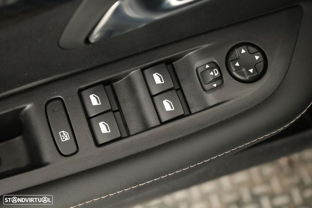 Peugeot e-208 51 kWh Allure - 21