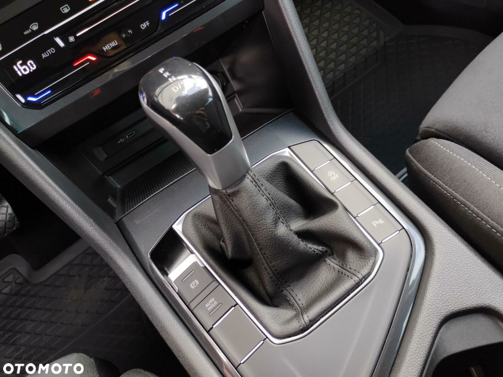 Volkswagen Tiguan 1.5 TSI EVO Life DSG - 17