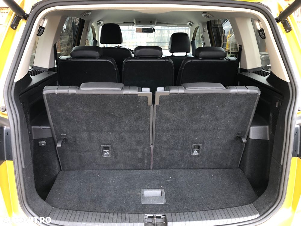 Volkswagen Touran 2.0 TDI SCR DSG Comfortline - 11