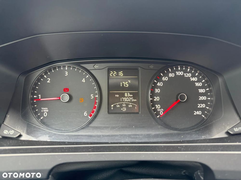 Volkswagen Transporter - 8