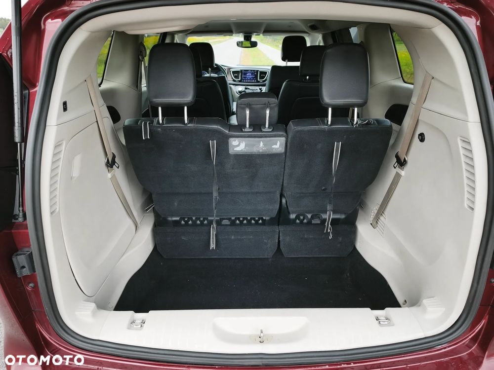 Chrysler Pacifica - 31