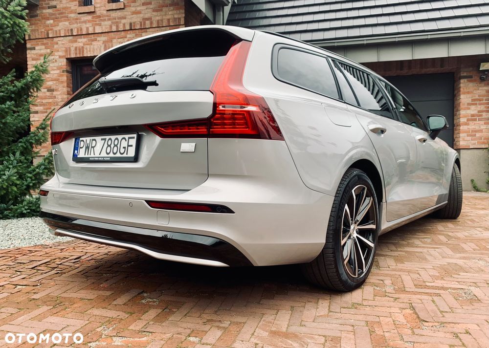 Volvo V60 T6 AWD Recharge Plus Dark - 21