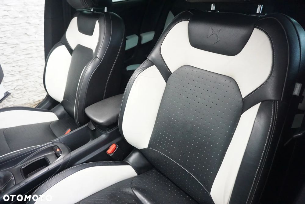 Citroën DS4 THP 200 Pure Pearl - 24