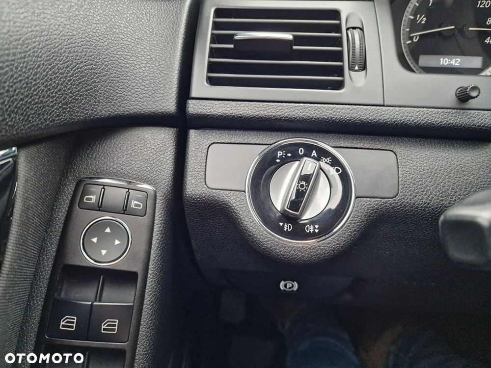 Mercedes-Benz Klasa C 200 T CDI Edition - 12