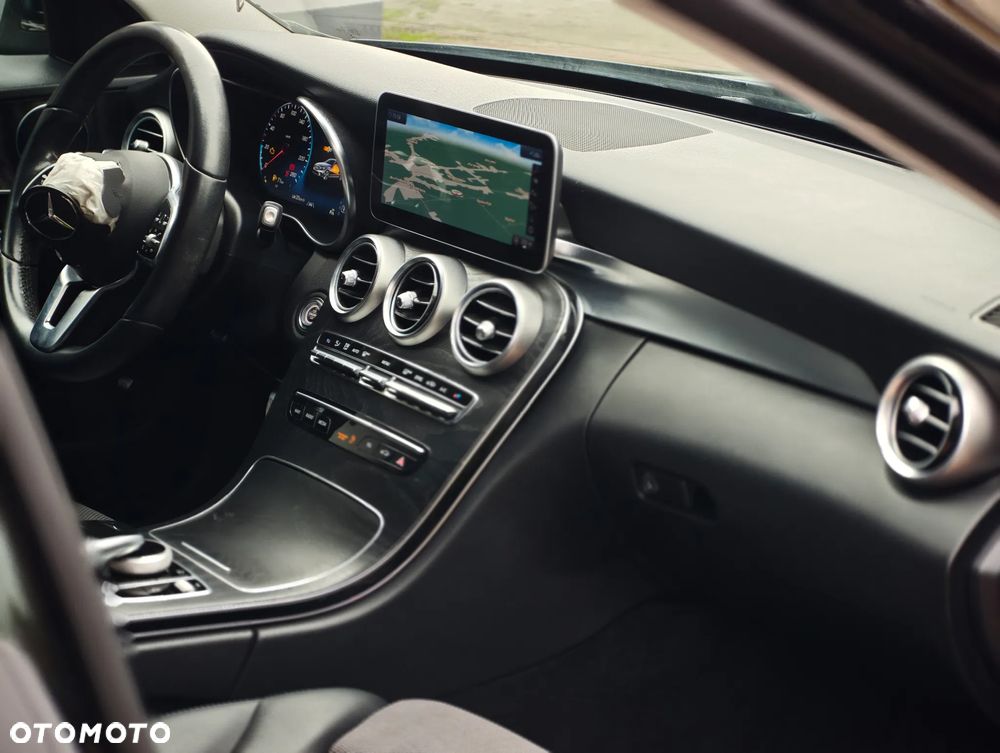 Mercedes-Benz Klasa C 220 d 9G-TRONIC Avantgarde - 16