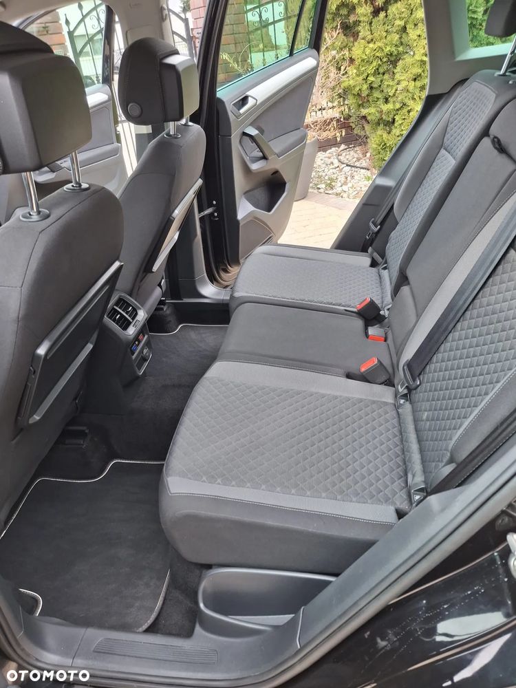 Volkswagen Tiguan - 11