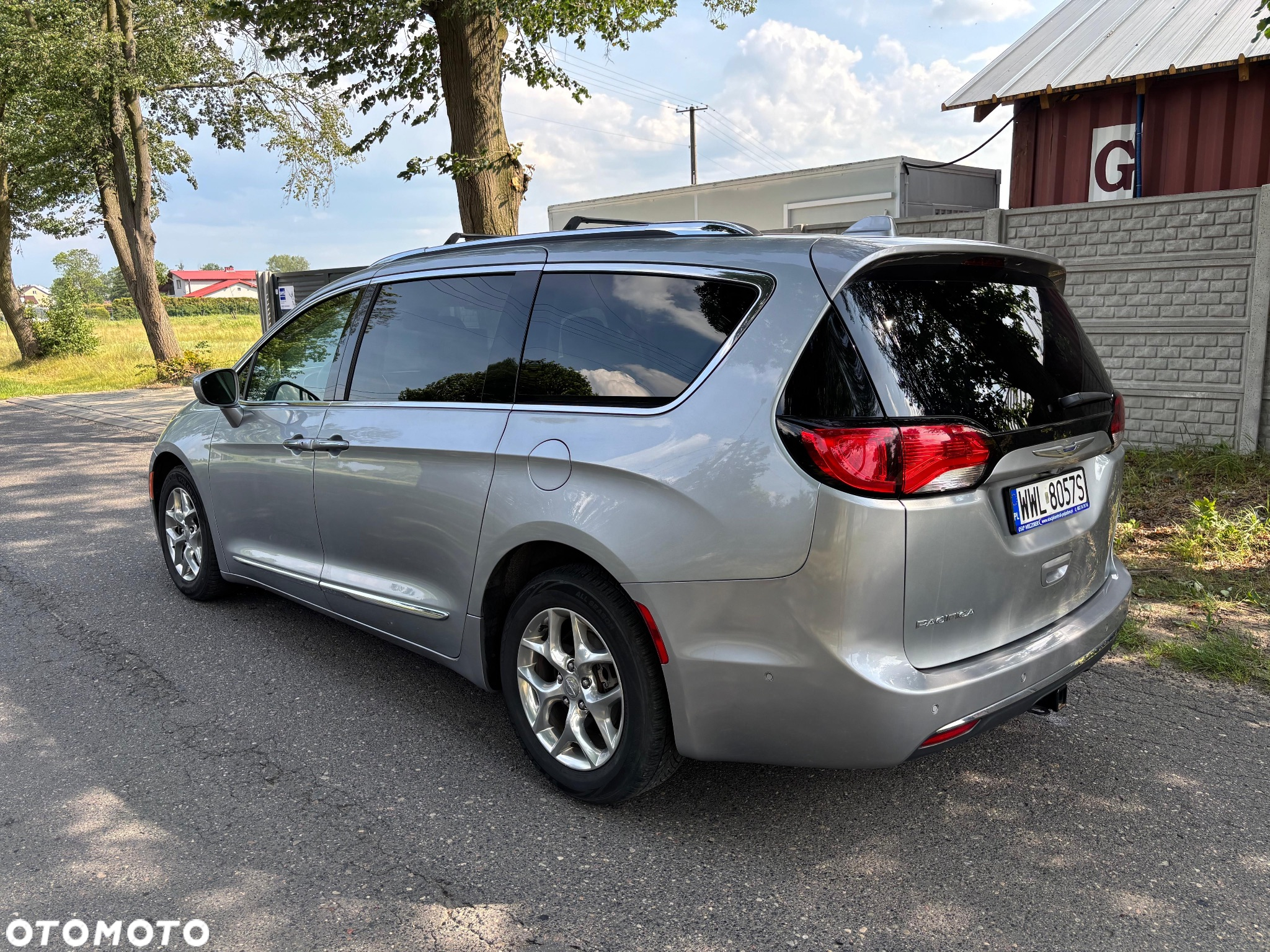 Chrysler Pacifica - 4