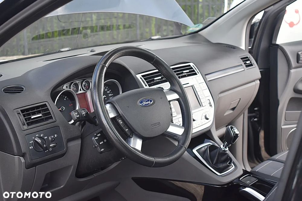 Ford Kuga 2.0 TDCi 2x4 Titanium - 18