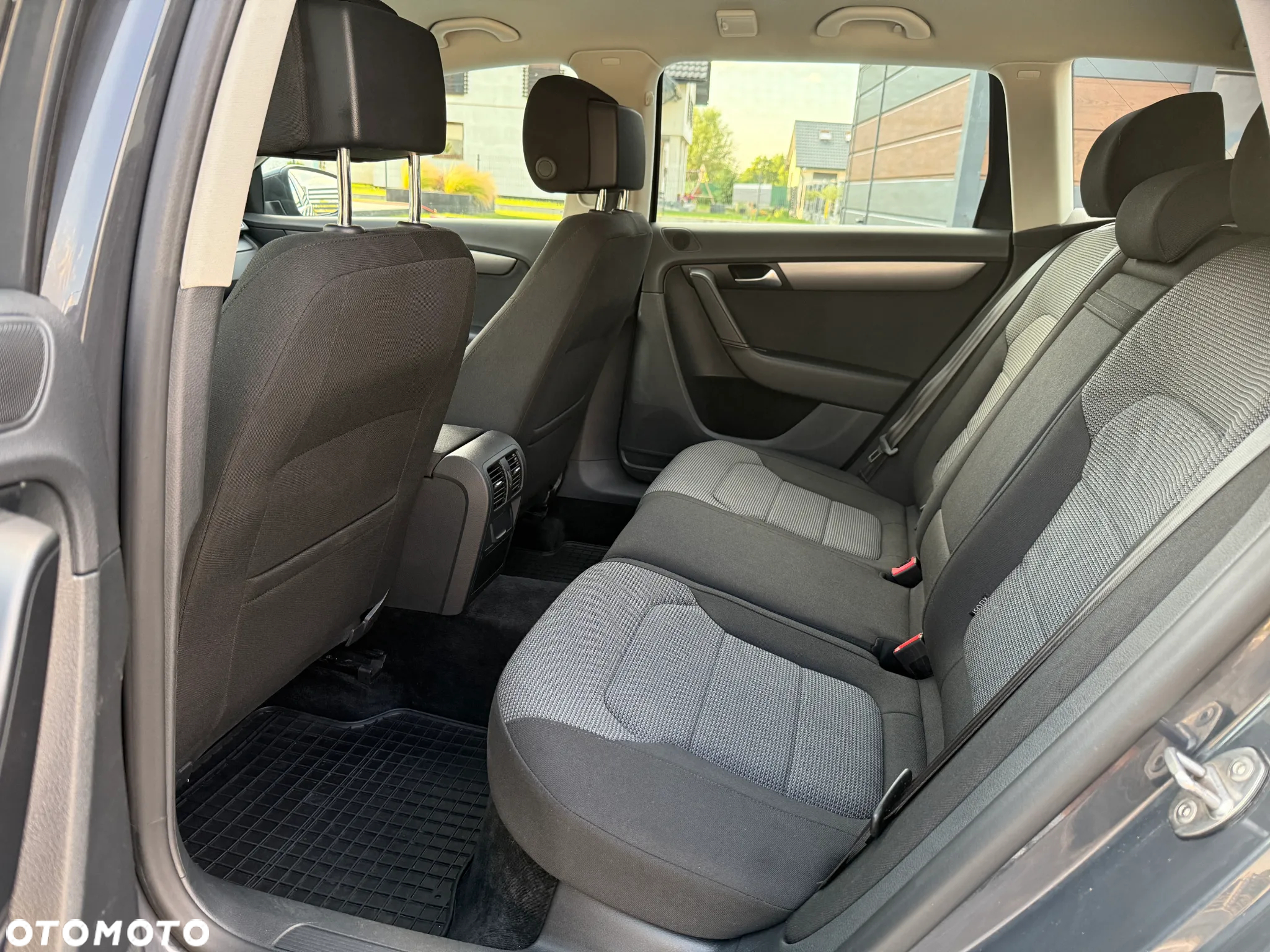 Volkswagen Passat 2.0 TDI Comfortline DSG - 14
