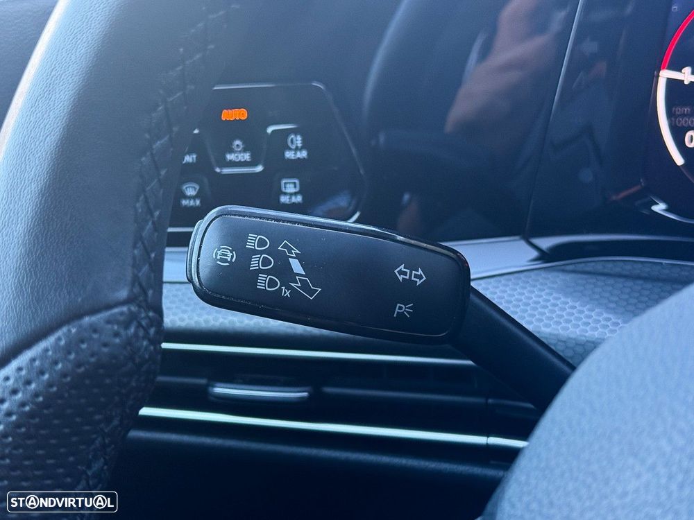 VW Golf 2.0 TDI GTD DSG - 37