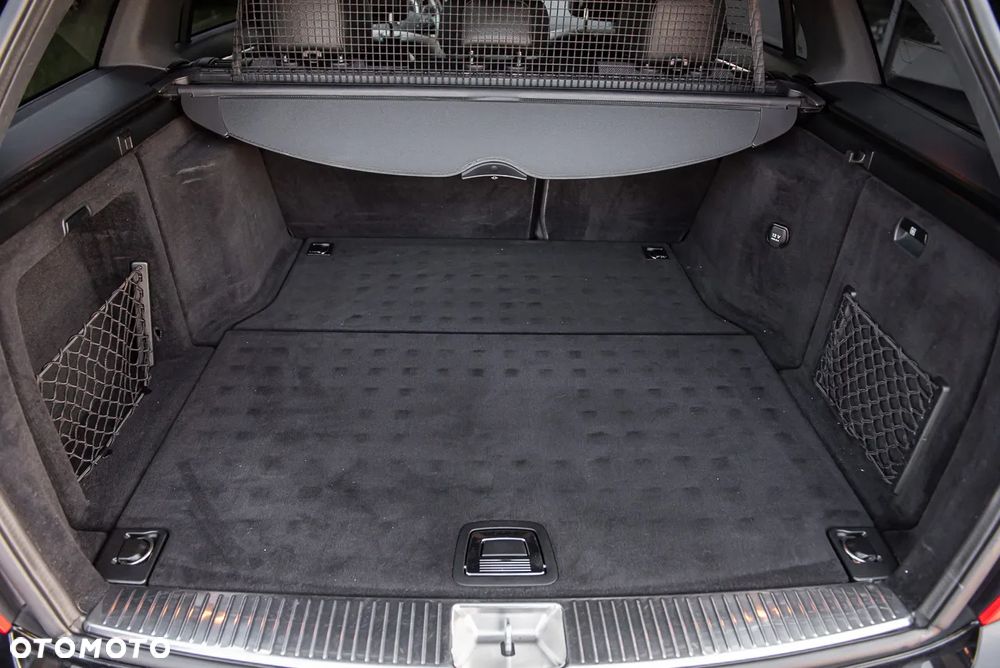Mercedes-Benz Klasa C 180 CGI Automatik BlueEFFICIENCY - 29