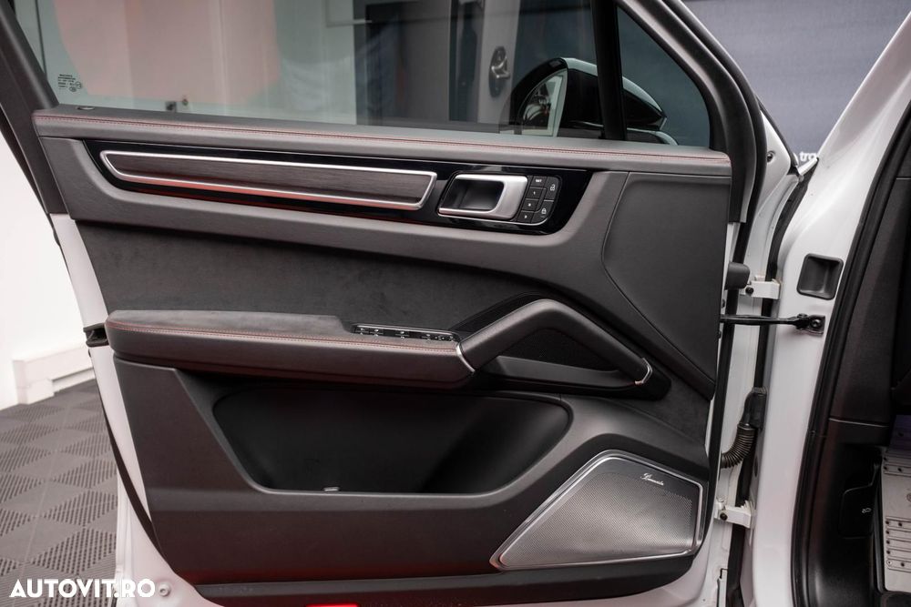 Porsche Cayenne GTS Tiptronic S - 34