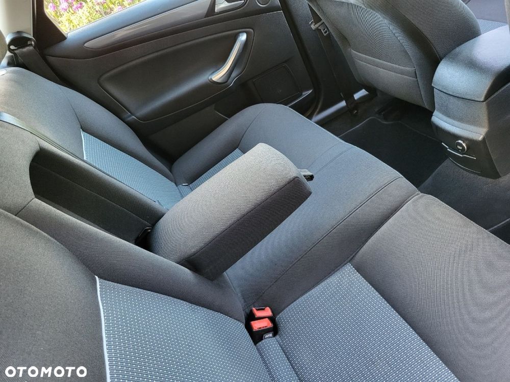 Ford Mondeo - 22