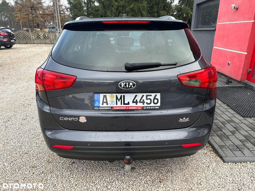 Kia Ceed 1.6 GDI Dream Team Edition - 12