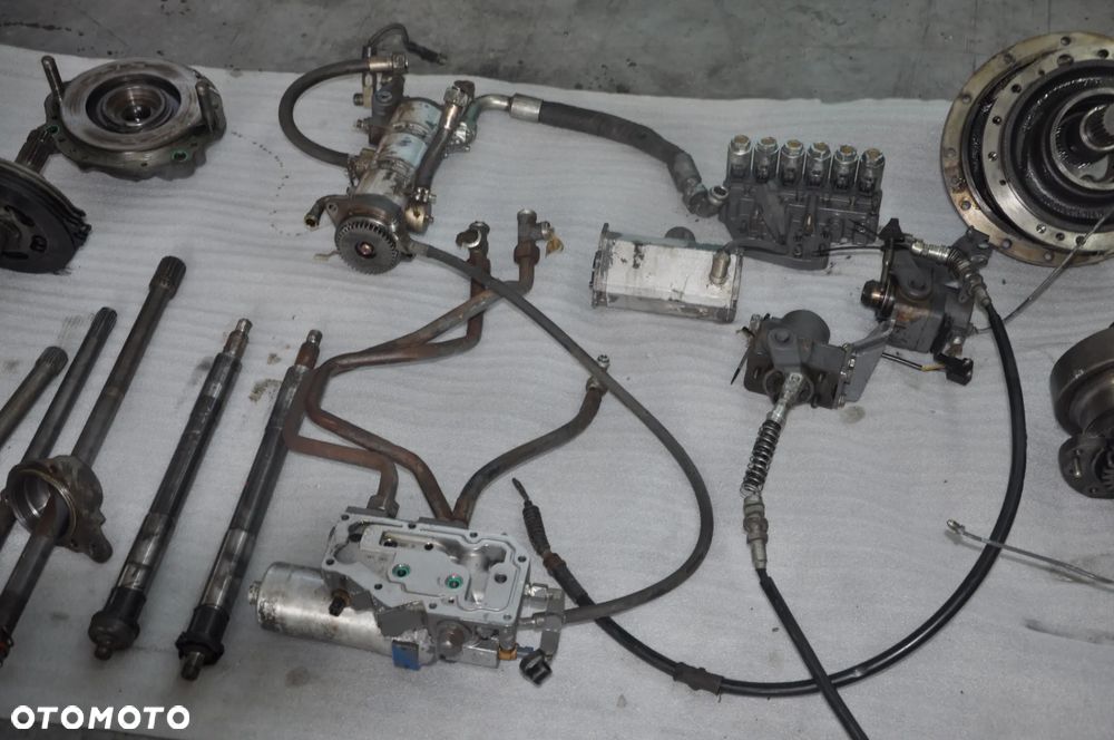 Wom koło talerzowe pompa rozdzielacz Massey Ferguson 7480 - 2