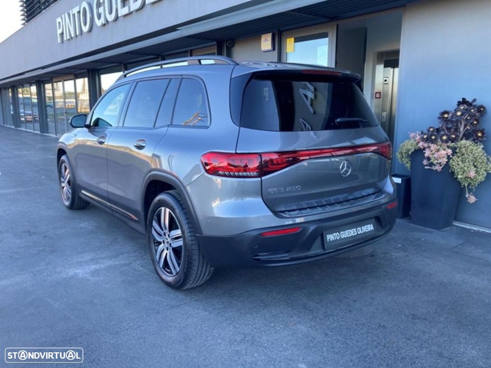 Mercedes-Benz EQB 250 Progressive - 8