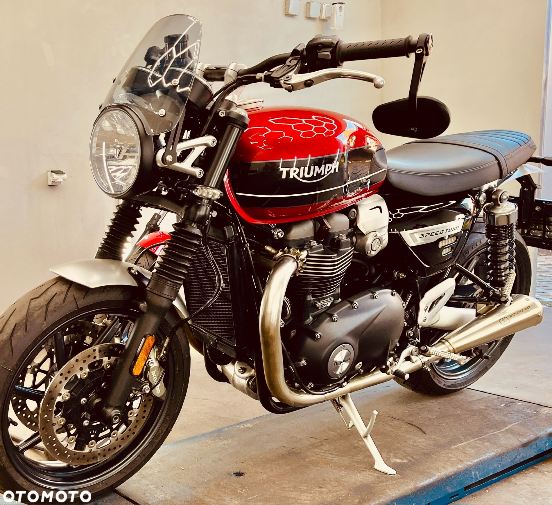 Triumph Speed Twin - 3